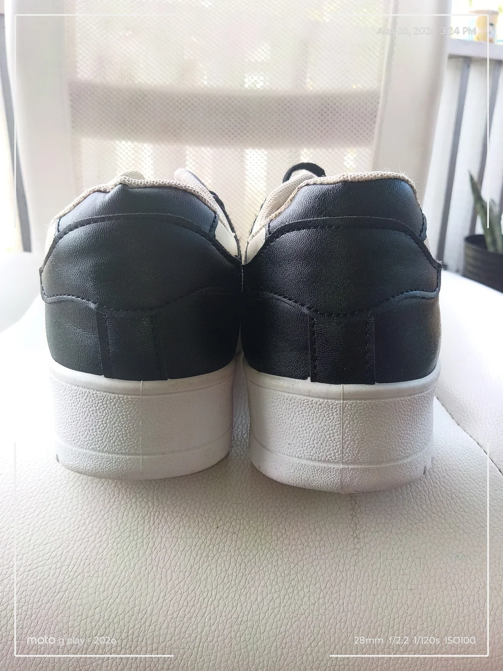 Wild Diva Women's Black and White Low-Top Sneakers